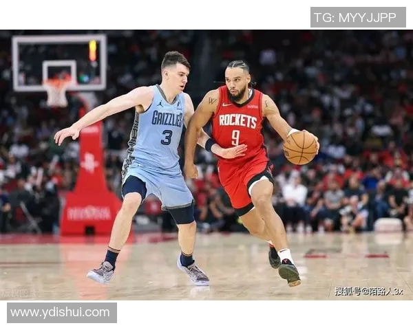 火箭队与活塞队的激烈对决回顾及精彩瞬间分析